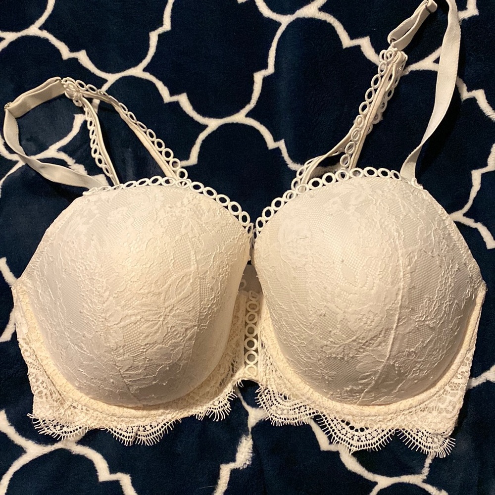 NWOT cream colored bra